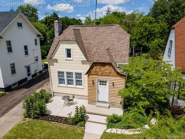 39 Mohawk Road, Pontiac, MI 48341