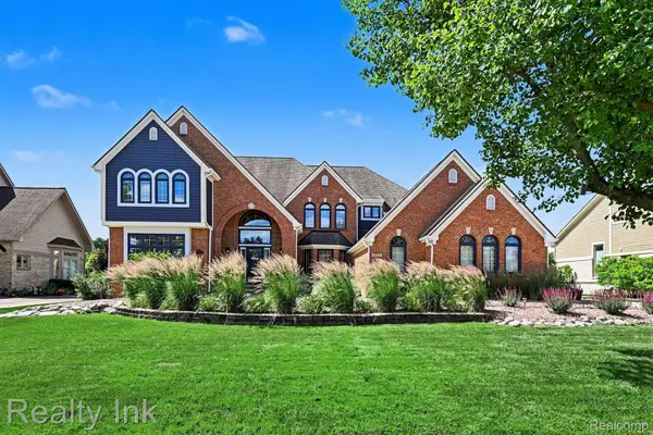 49195 Fox Drive S, Plymouth, MI 48170
