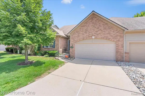 245 Winslow Circle #56, CommerceTwp, MI 48390