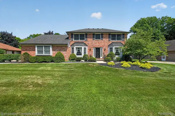 21500 Woodfarm Drive, Northville, MI 48167