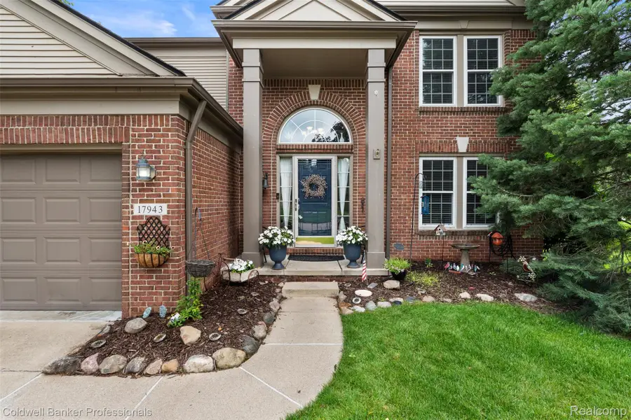 17943 Salinas River Way, Macomb, MI 48042 - #2