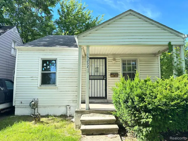 15252 Rossini Drive, Detroit, MI 48205