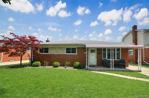 32354 Beechwood Drive, Warren, MI 48088