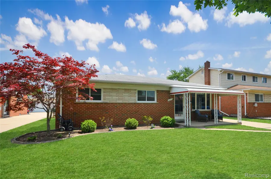 32354 Beechwood Drive, Warren, MI 48088 - #3