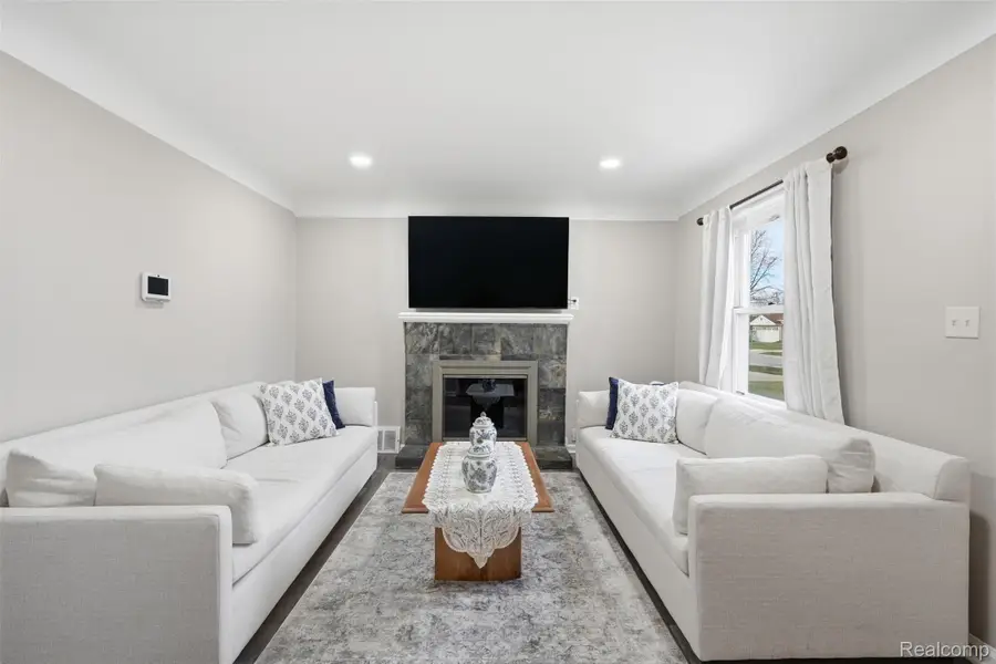 5844 Gilman Street, Garden City, MI 48135 - #3