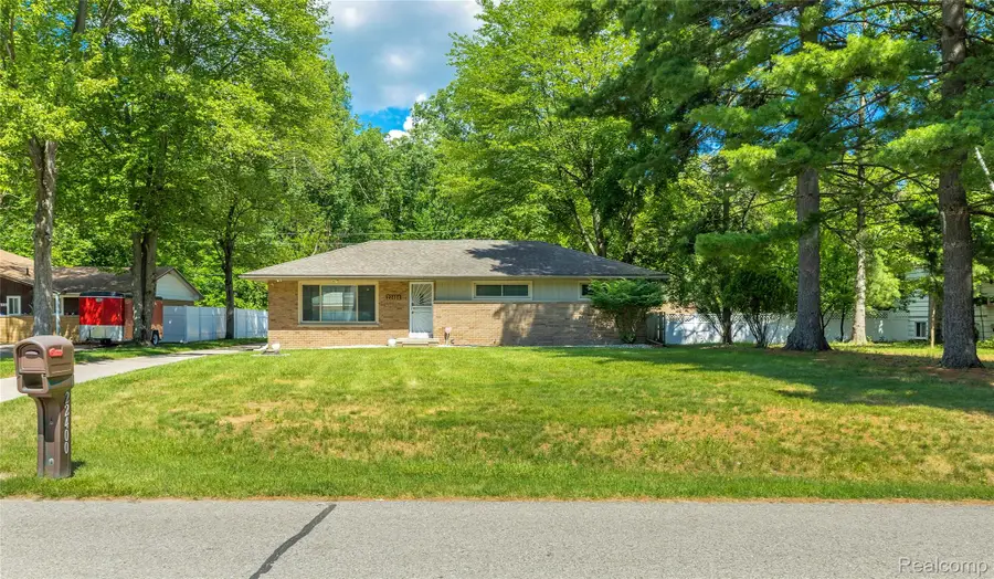 22400 Leewright Avenue, Southfield, MI 48033 - #2