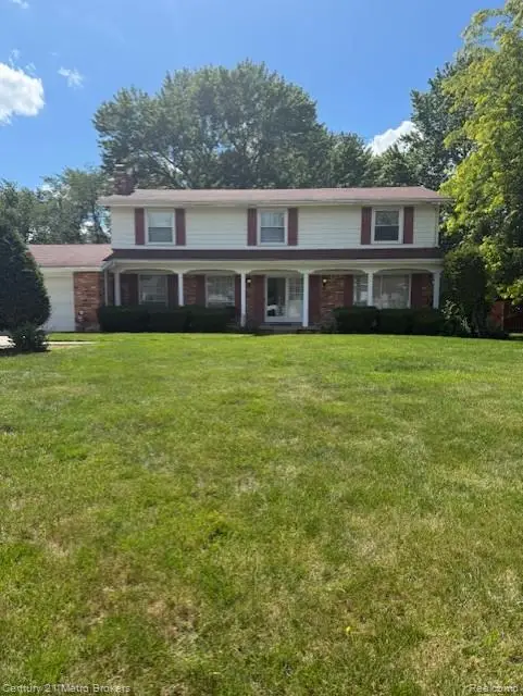 6096 Pebbleshire Drive, GrandBlanc, MI 48439