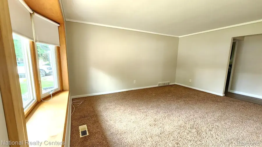 14585 Park Street, Livonia, MI 48154 - #2