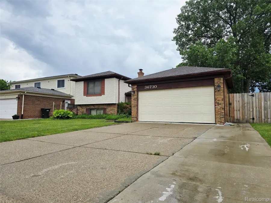 36730 Engleside Drive, Sterling Heights, MI 48310 - #2