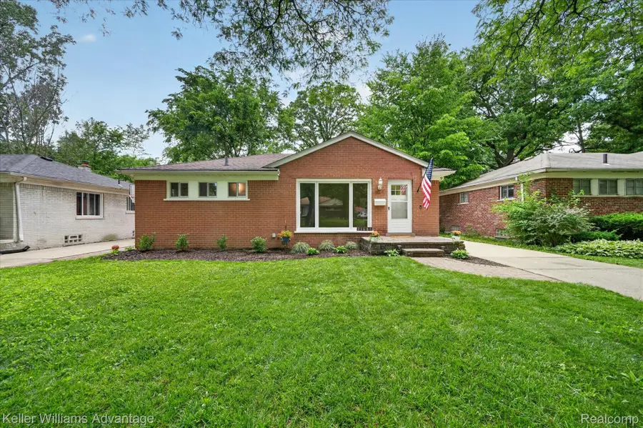 21681 Sussex Street, Oak Park, MI 48237 - #2