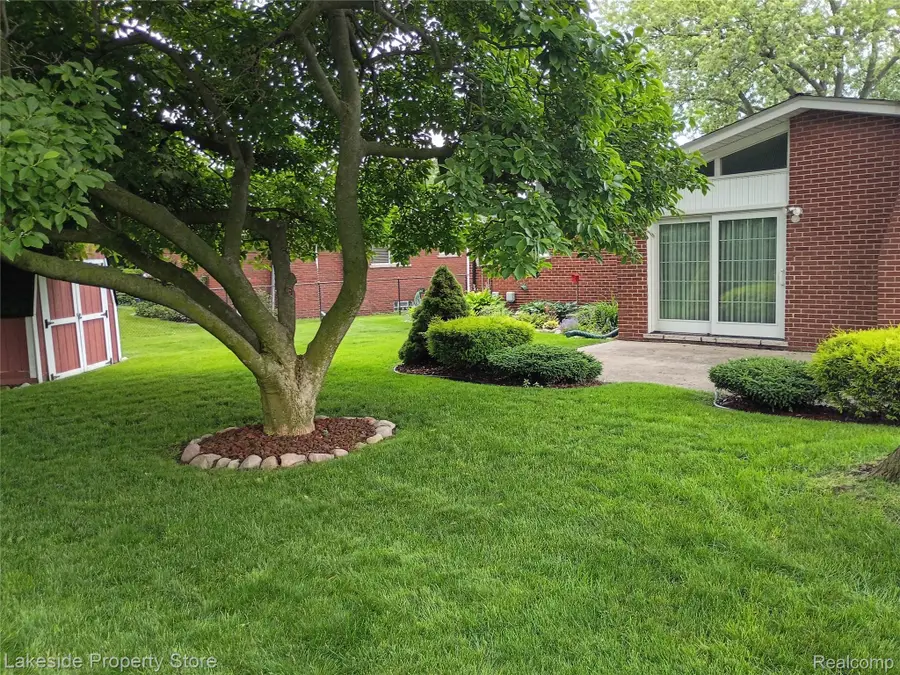 32621 Whitley Circle, Warren, MI 48088 - #3