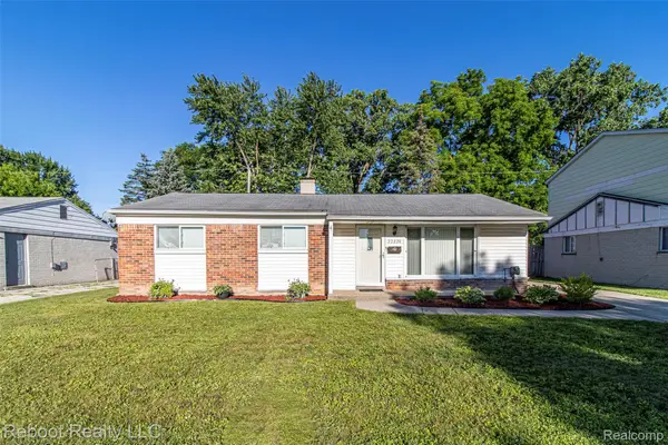 32339 Chalfonte Drive, Warren, MI 48092