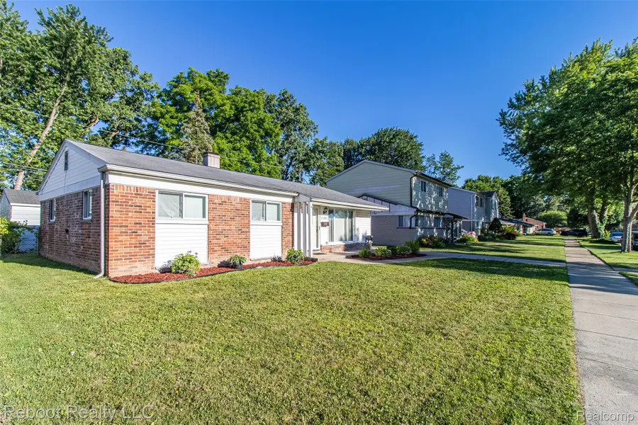 32339 Chalfonte Drive, Warren, MI 48092 - #3
