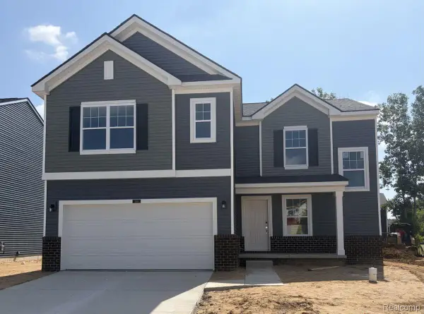 368 Edge Brook Drive, Holly, MI 48442