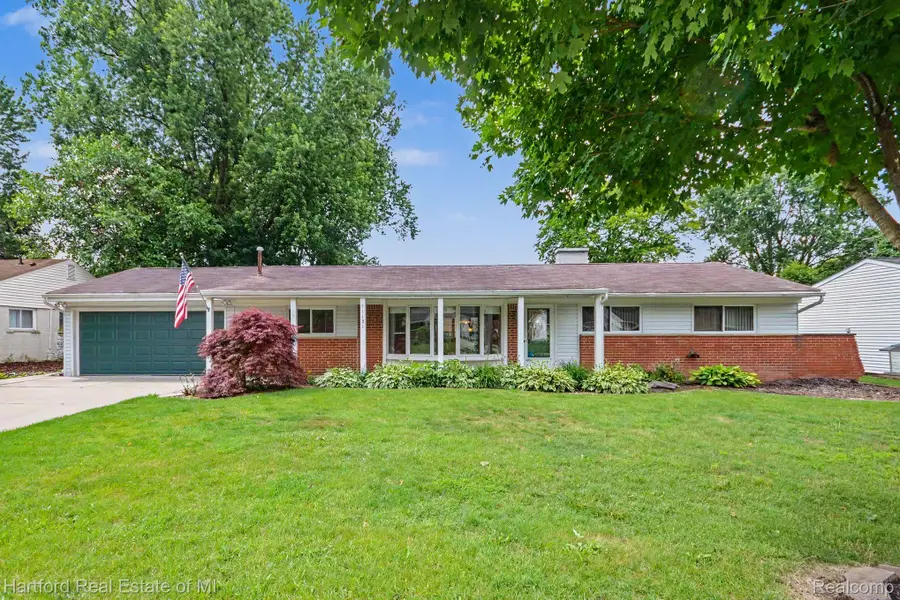 41131 S Mcmahon Circle, Novi, MI 48375 - #2