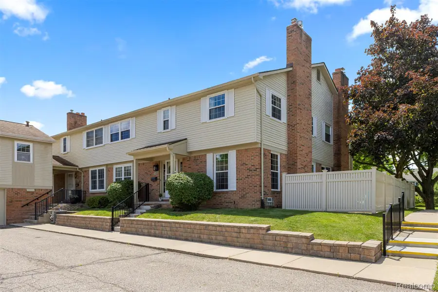 21204 W Glen Haven Circle, Northville, MI 48167 - #2