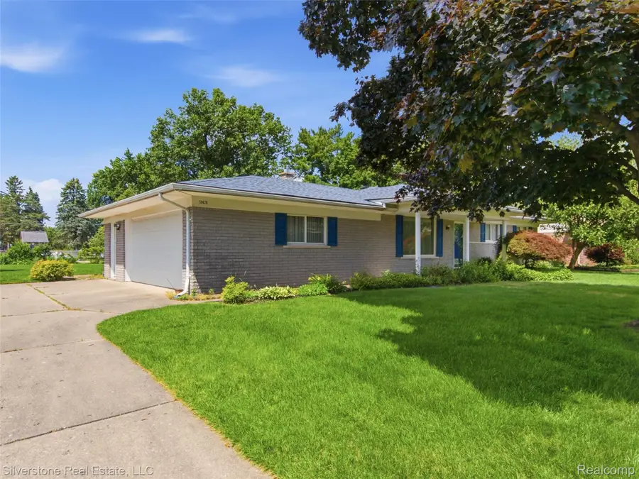 50628 Linda Lane, Utica, MI 48317 - #3