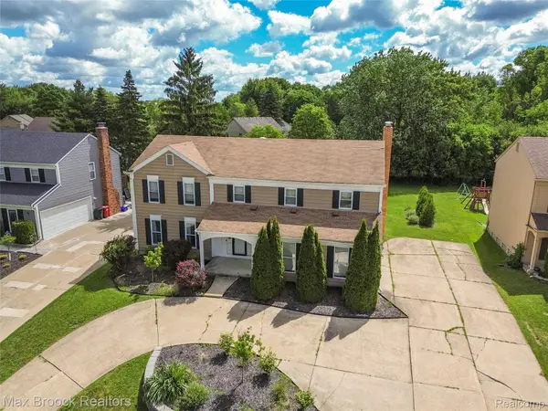 5484 Kingsfield Drive, WestBloomfield, MI 48322