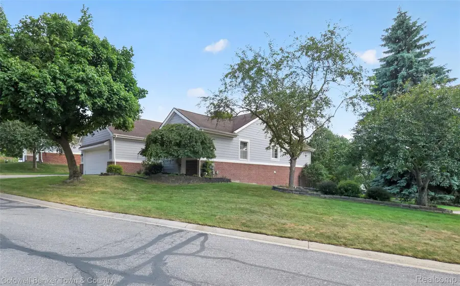 41703 Kirkwood Drive, Novi, MI 48377 - #3