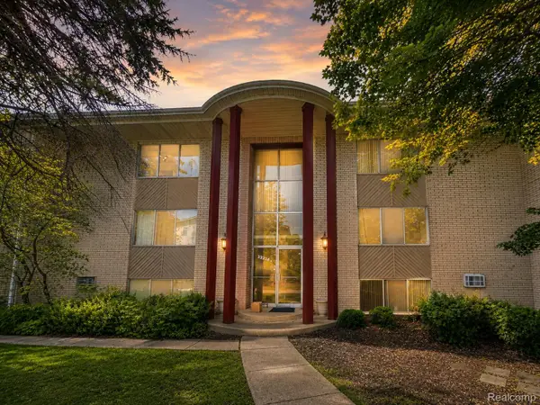 33234 Kingslane Court #5, Farmington, MI 48336