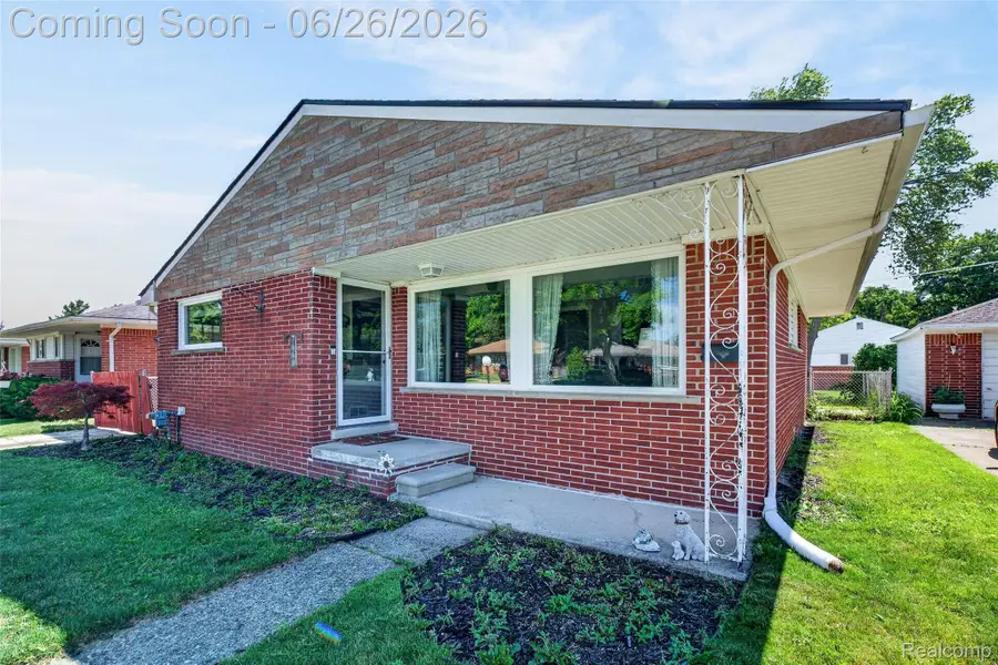 7660 Louise Court, Westland, MI 48185 - #2