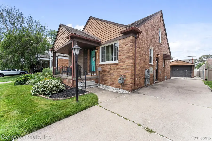 15651 Russell Avenue, Allen Park, MI 48101 - #2