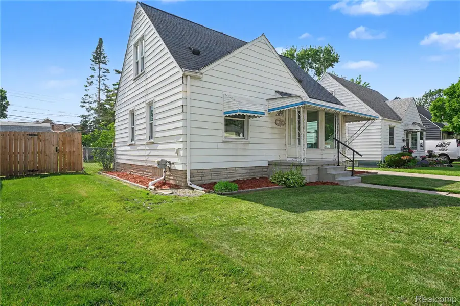 26313 Delton Street, Madison Heights, MI 48071 - #2