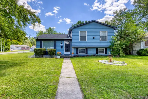 15212 Orchard Court, Romulus, MI 48174