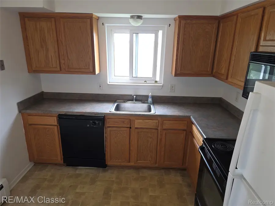 1101 Tienken Court #206, Rochester Hills, MI 48306 - #2