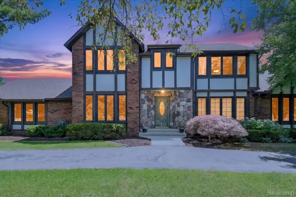 30150 Ardmore Drive, Farmington, MI 48334