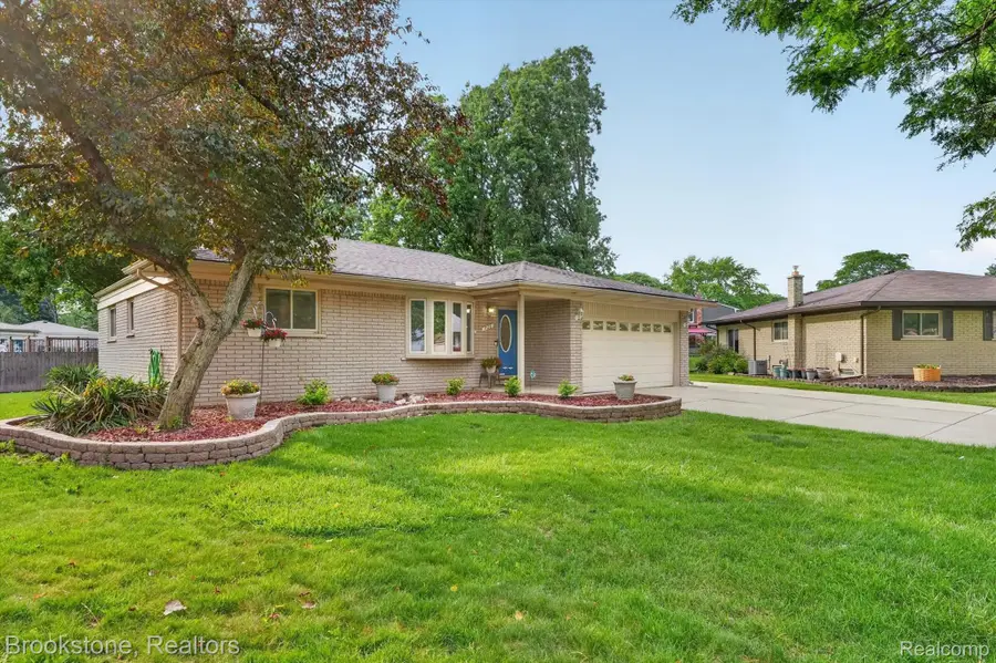 720 Comet Court, Canton, MI 48188 - #2