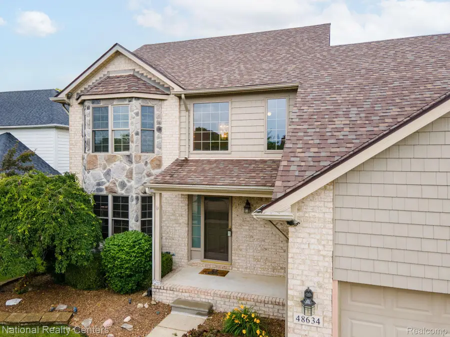 48634 Lafayette Drive, Macomb, MI 48044 - #2
