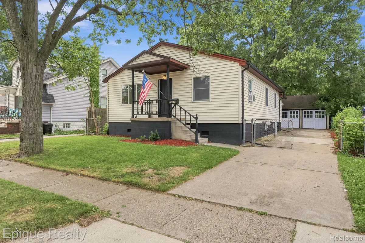 22095 Elmwood Avenue, Eastpointe, MI 48021 - #1
