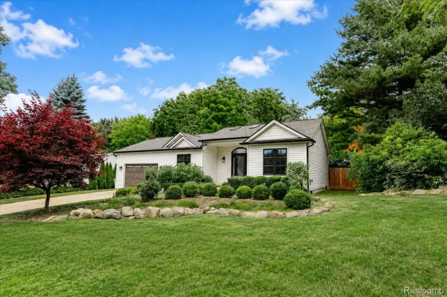 1713 Stirling Avenue, Pontiac, MI 48340 - #2