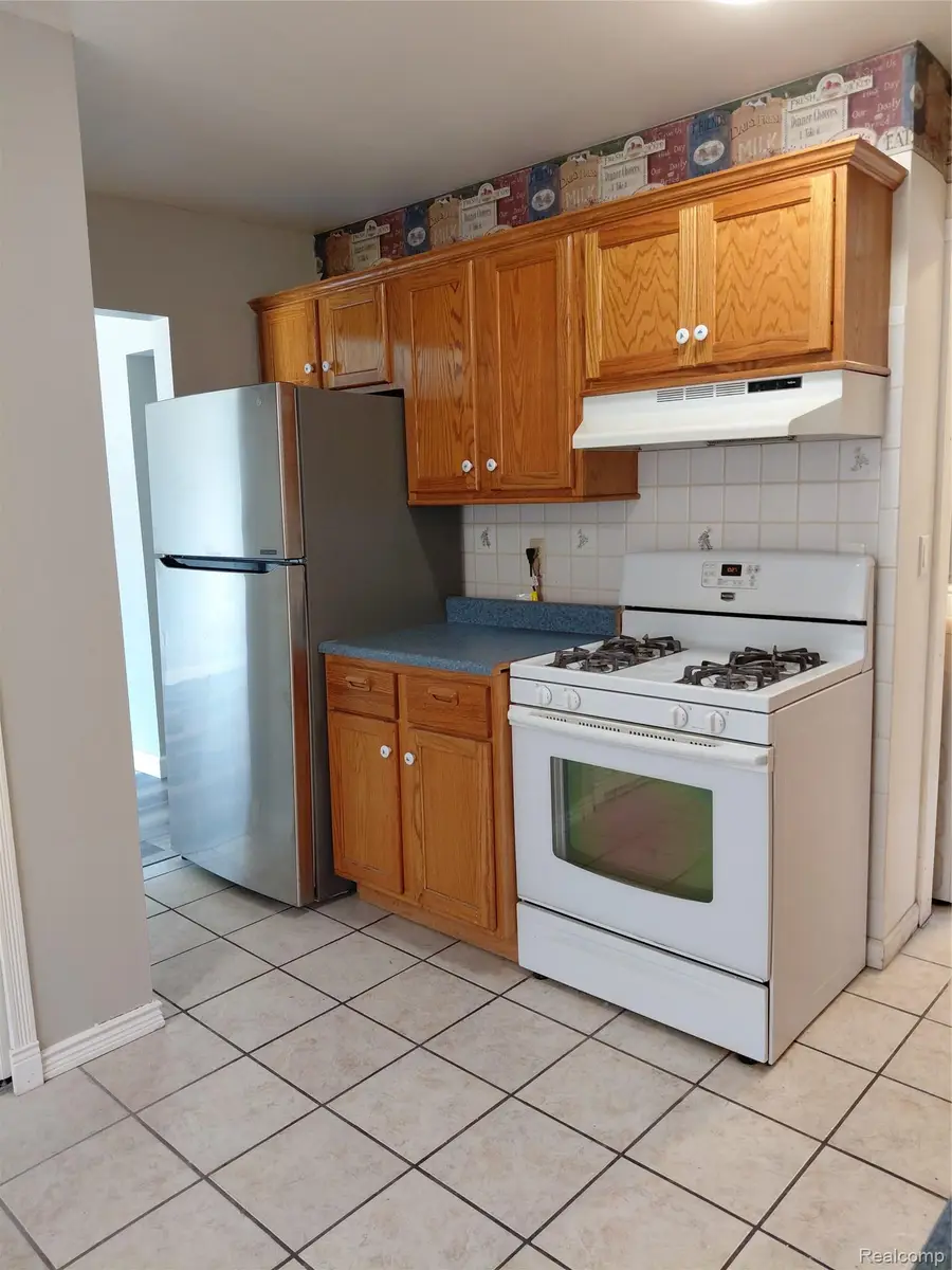 513 S Hawthorne Street, Westland, MI 48186 - #3