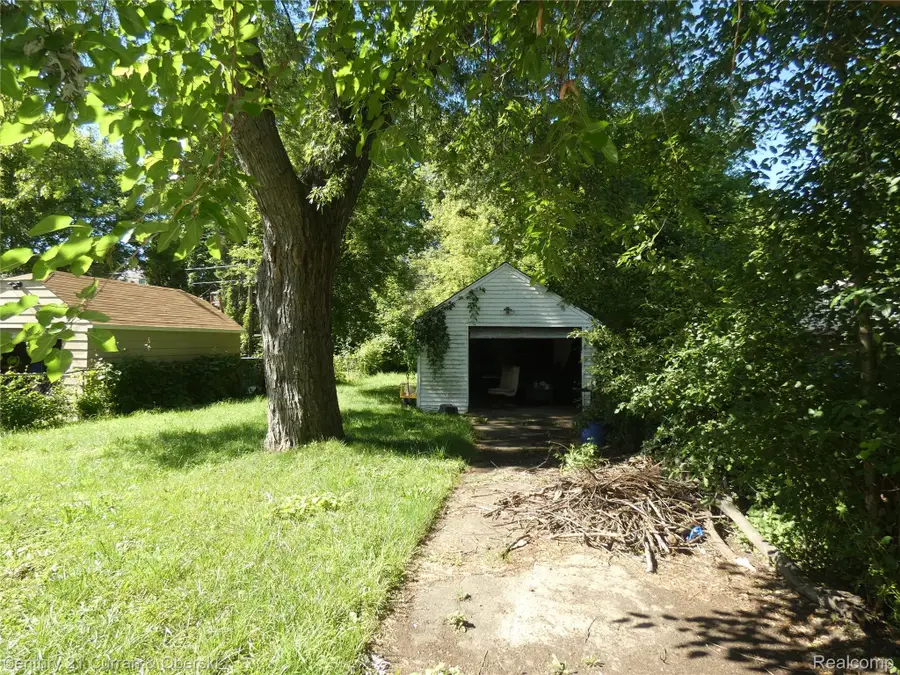 136 E Rundell Street, Pontiac, MI 48342 - #3