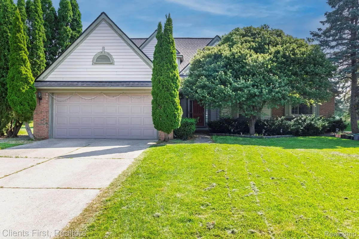 39478 Squire Road, Novi, MI 48375 - #1