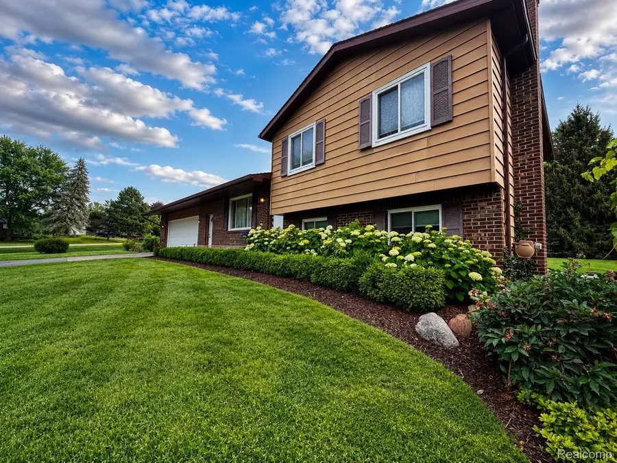 977 Mary Drive, Lapeer, MI 48446 - #3
