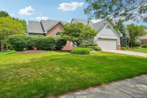 42738 Wimbleton Way, Novi, MI 48377