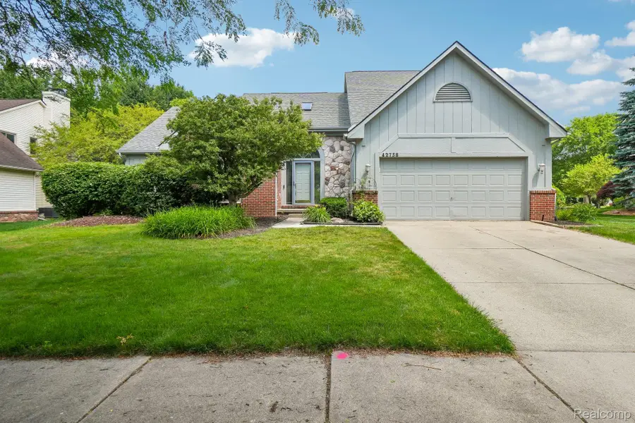 42738 Wimbleton Way, Novi, MI 48377 - #2