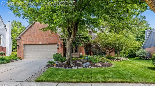 1085 Bloomview Circle, Rochester, MI 48307