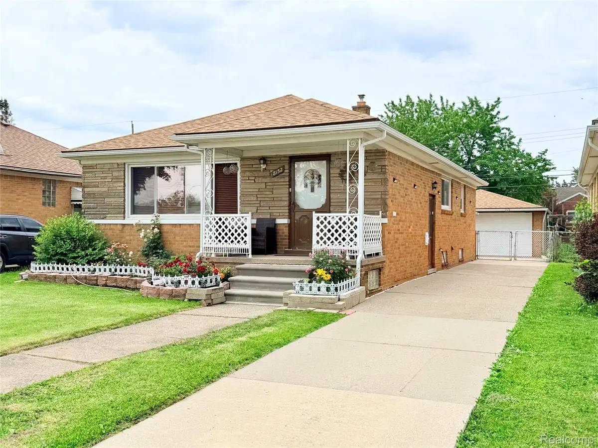 8152 Potomac, Center Line, MI 48015 - #1