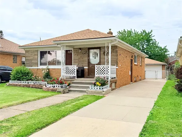8152 Potomac, CenterLine, MI 48015