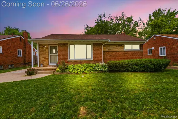 24671 Kenosha Street, OakPark, MI 48237