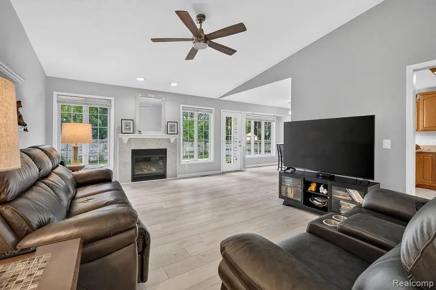 208 Carney Drive, Dundee, MI 48131 - #2