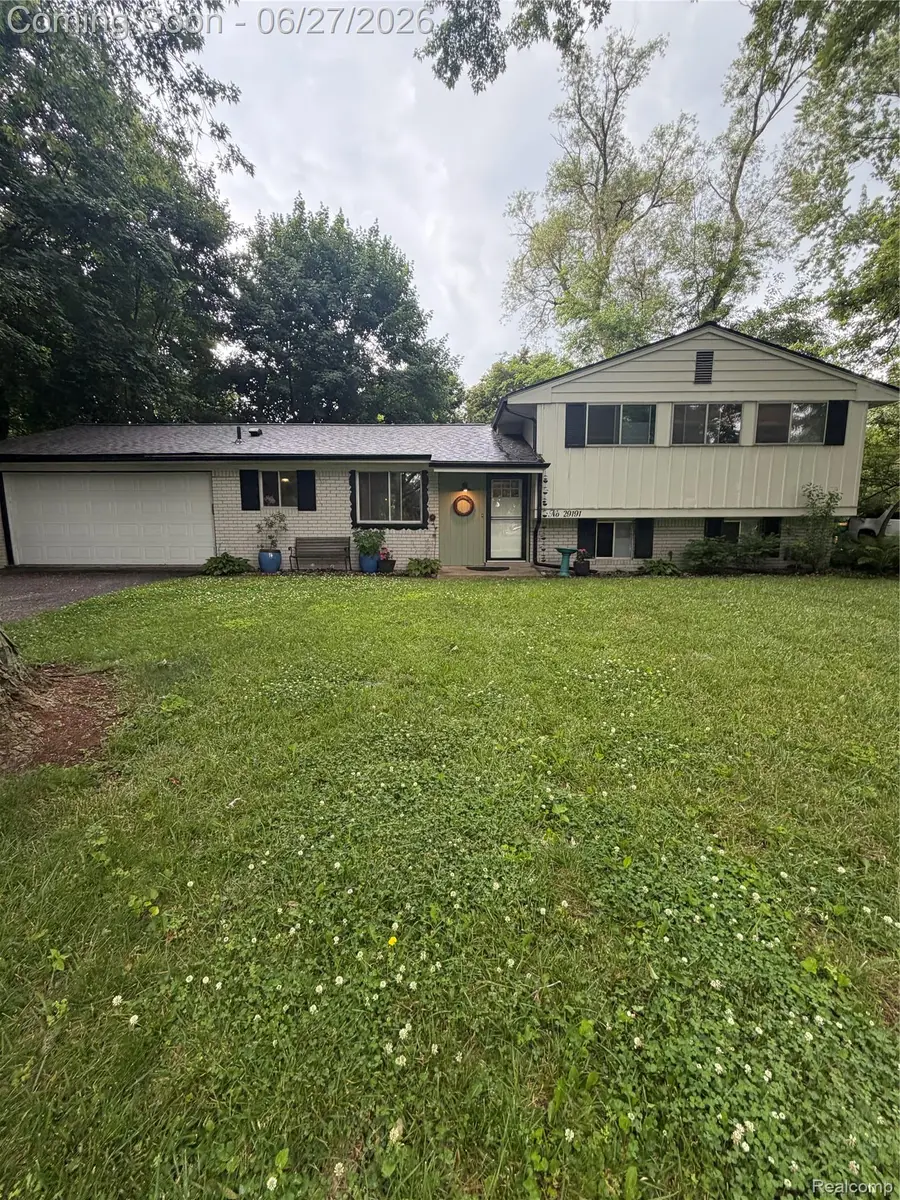 29191 Bannockburn Street, Farmington, MI 48334 - #2