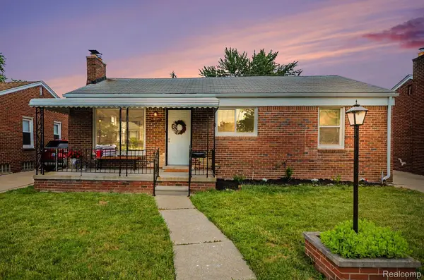 21701 Sunnyside Street, StClairShores, MI 48080