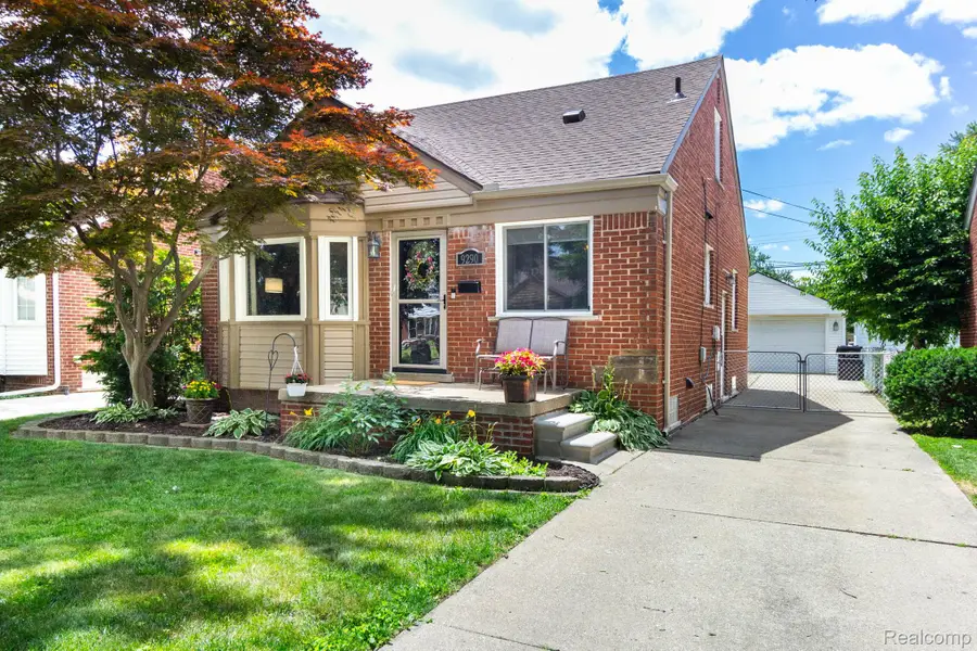 9290 Niver Avenue, Allen Park, MI 48101 - #2