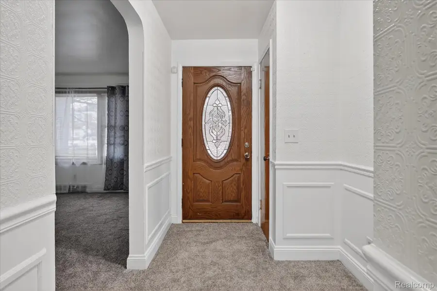 18671 Huntington Avenue, Harper Woods, MI 48225 - #2