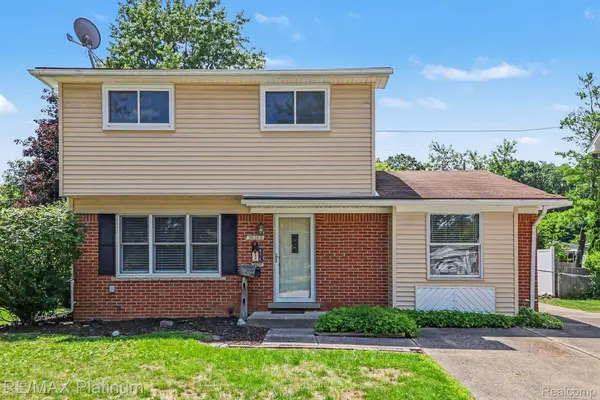 30203 S Stockton Drive, Farmington, MI 48336